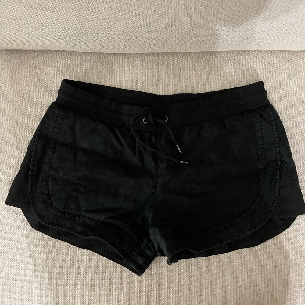 Athleta beachside Bali linen short Black. Size 8